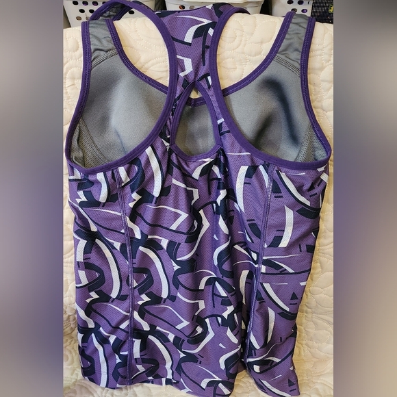 Nike LIVESTRONG Purple and Yellow Tank Top With Built In Bra - Picture 5 of 7